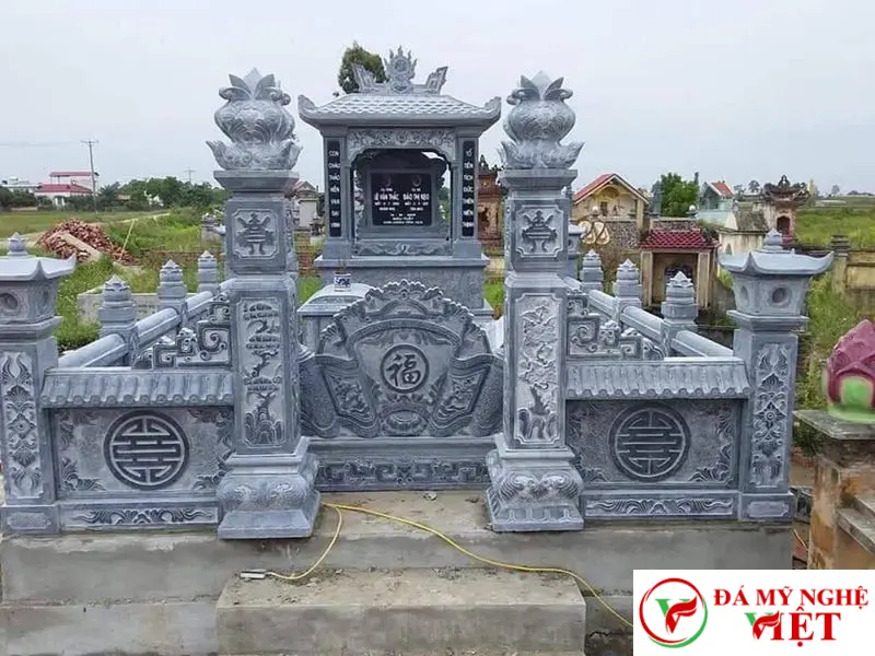 Trải nghiệm thực tế khi mua lăng mộ đá Kon Tum uy tín-2